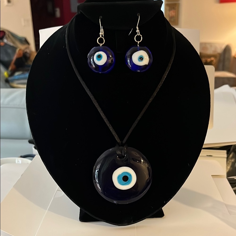 🇬🇷🇬🇷🇬🇷Blue and Black Glass Evil Eye Earrings & Pendant Necklace Set